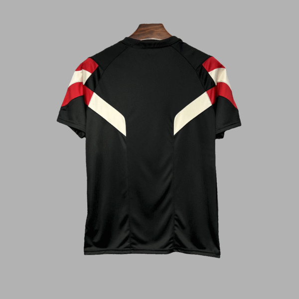 Manchester United Classic Jersey - Image 2