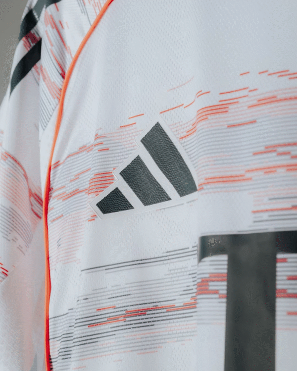 FC Bayern Munich 2025/26 Away Jersey (Player Version) - Image 4
