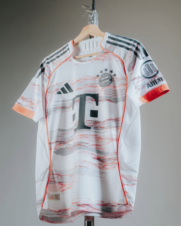 FC Bayern Munich 2025/26 Away Jersey (Player Version) - Image 2