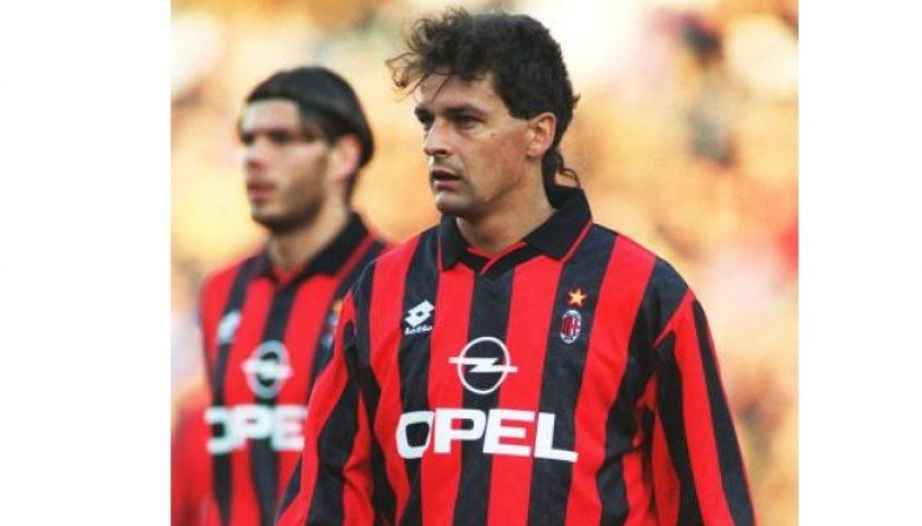 10. AC Milan 1995 -1997 Home Kit