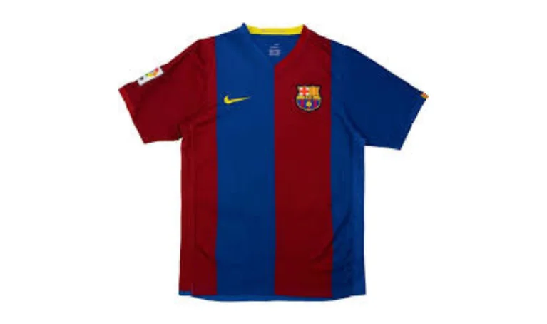 1. Barcelona Home Kit (2006–07 – Thin Stripes)