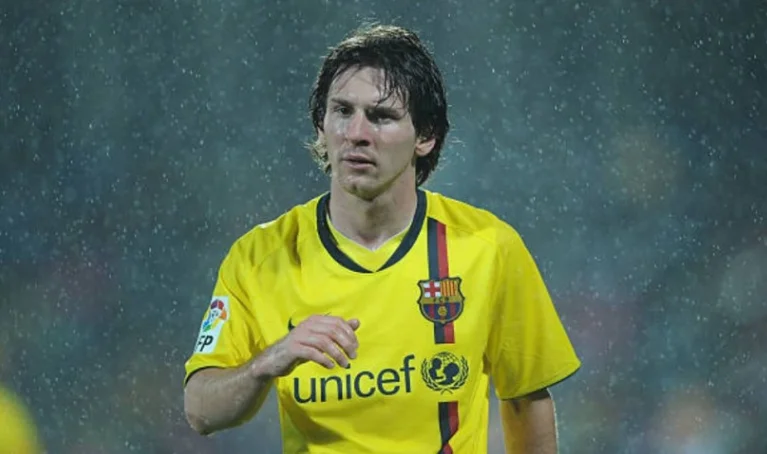 8. Barcelona Away Kit (2009–10 – Yellow)
